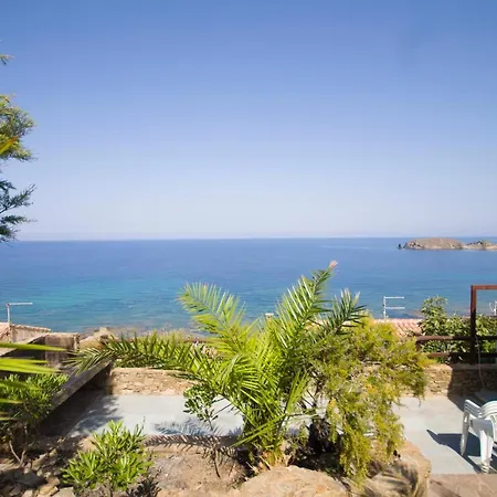La Dolce Casa Di Luisa: Beachfront Retreat With Sea Views *