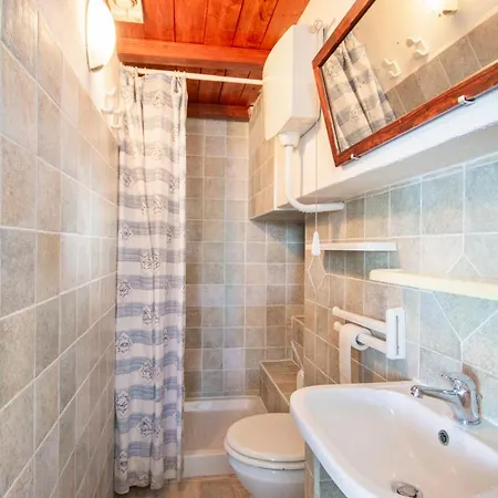 La Dolce Casa Di Luisa: Beachfront Retreat With Sea Views *