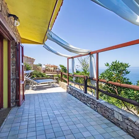 La Dolce Casa Di Luisa: Beachfront Retreat With Sea Views * Torre dei Corsari