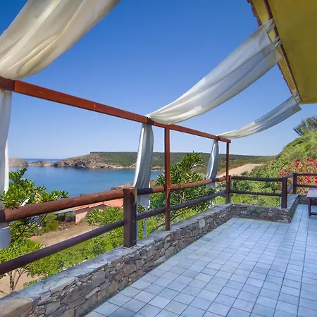 Holiday home La Dolce Casa Di Luisa: Beachfront Retreat With Sea Views Torre dei Corsari