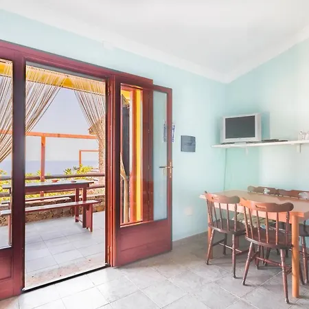 Holiday home La Dolce Casa Di Luisa: Beachfront Retreat With Sea Views