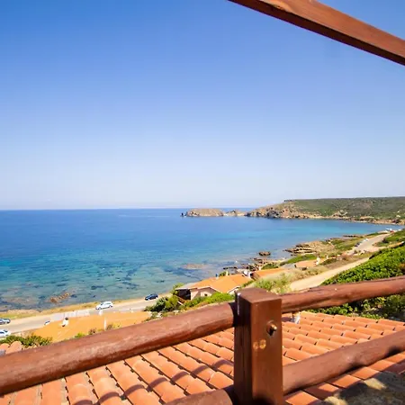 Holiday home La Dolce Casa Di Luisa: Beachfront Retreat With Sea Views *