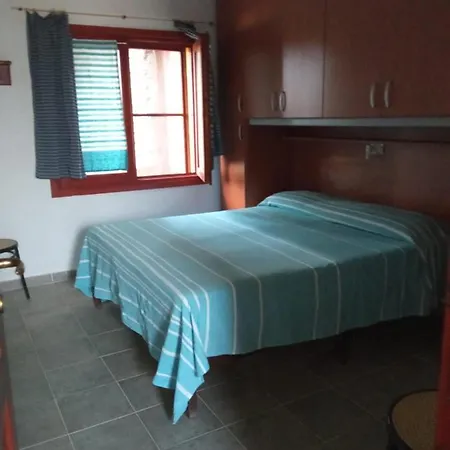 Holiday home La Dolce Casa Di Luisa: Beachfront Retreat With Sea Views Torre dei Corsari
